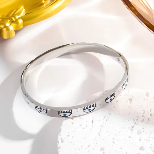 Wholesale Ion Plating (IP) 18K Gold Plated Devil's Eye 304 Stainless Steel Vintage Style Simple Style Classic Style Waterproof Non Tarnish 304 Stainless Steel Bangle