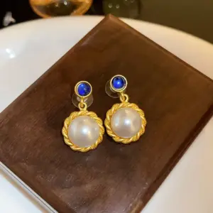 36# Silver Needle Middle Ancient Resin Circle and Pearl Earrings