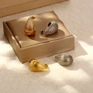 Wholesale 304 Stainless Steel U Shape Water Droplets Electroplated Golden Plated Vintage Style Waterproof Non Tarnish Plating Ear Studs