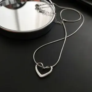 847 Love Necklace / Silver