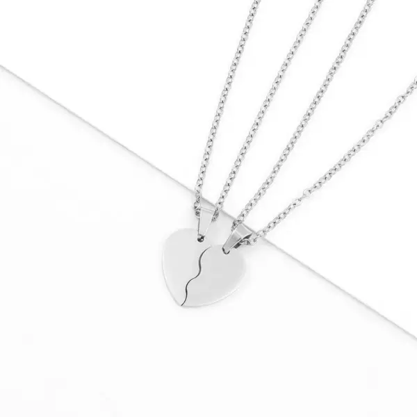 Wholesale PVD Coated Real Gold Plated Heart Shape 201 Stainless Steel 304 Stainless Steel Elegant Simple Style Classic Style Waterproof Non Tarnish 201 Stainless Steel Pendant Necklace