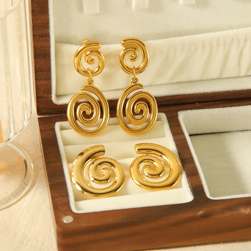 Wholesale PVD Coated Real Gold Plated 18K Gold Spiral Stripe 304 Stainless Steel Simple Style Waterproof Non Tarnish op Earrings