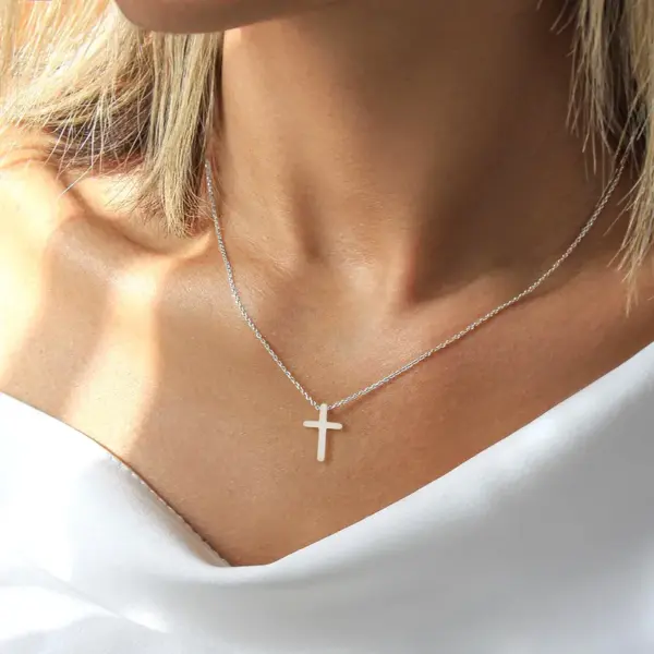 Wholesale PVD Coated Real Gold Plated Cross 201 Stainless Steel 304 Stainless Steel Simple Style Classic Style Waterproof Non Tarnish 201 Stainless Steel Pendant Necklace