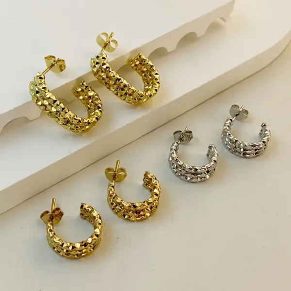 Wholesale 304 Stainless Steel C Shape Electroplated 18K Gold Plated Simple Style Ear Studs
