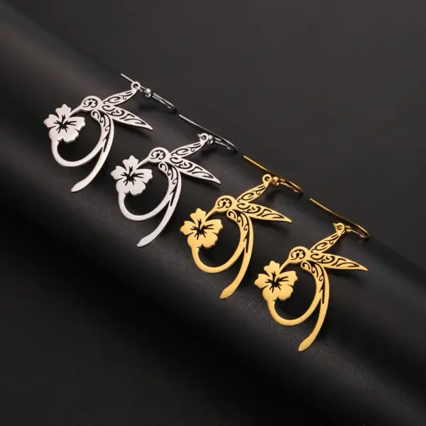 Wholesale Fashion 304 Stainless Steel Hummingbird Earrings Women's Jewelry Bird Pendant Geometric Pattern Animal Zodiac Gift