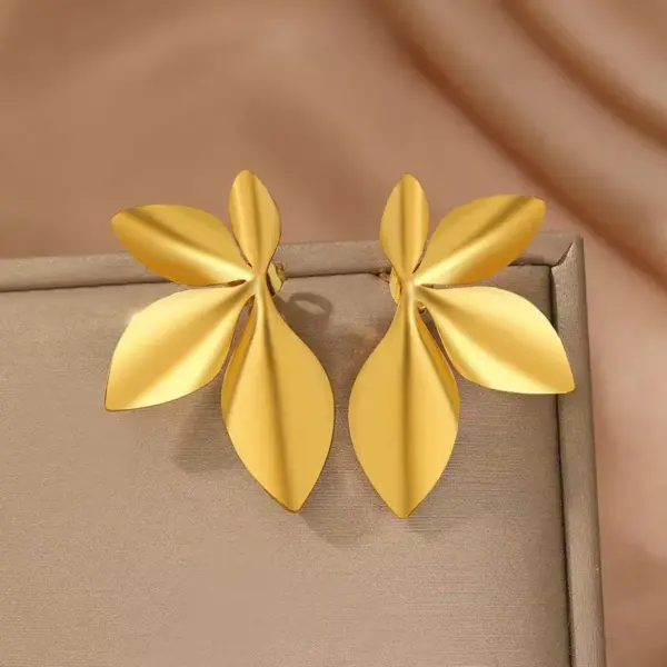 1 Pair Princess Cute Sweet Flower Flowers 304 Stainless Steel Imitation Gold Electroplating Ear Studs