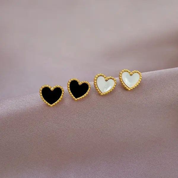 Wholesale PVD Coated Real Gold Plated Heart Shape Titanium Steel Modern Style Simple Style Waterproof Non Tarnish Ear Studs