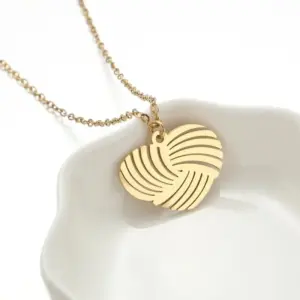 Heart Necklace / Gold