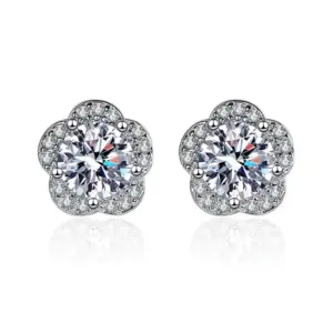 Heartfelt Delight Earrings 1 Carat