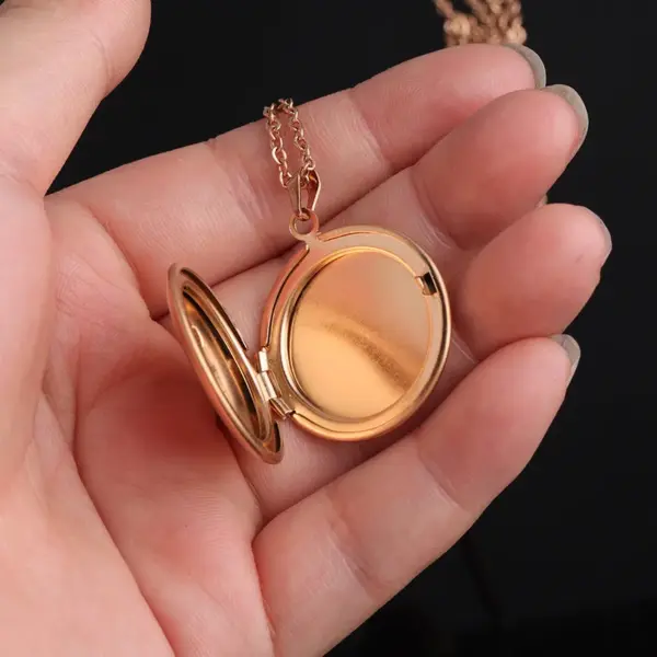 304 Stainless Steel 316L Stainless Steel Customization Laser Engraving Solid Color PVD Coated 18K Real Gold Plated Simple Style Waterproof Non Tarnish Plating Cable Chain Pendant Necklace