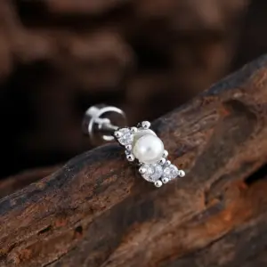 3352 Silver / Ear Studs