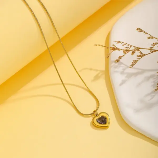 PVD Coated Real Gold Plated 18K Gold Heart Shape Butterfly Titanium Steel Elegant Waterproof Non Tarnish Titanium Steel Pendant Necklace