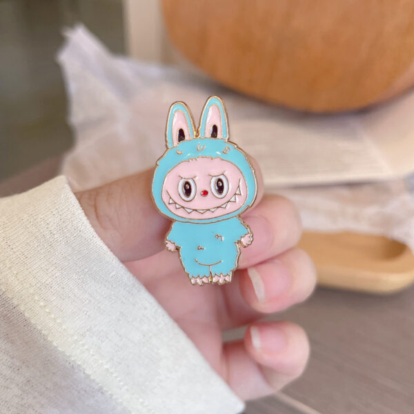 Wholesale Cartoon Brooch Cute Rabbit Metal Badge OLY Exclusive