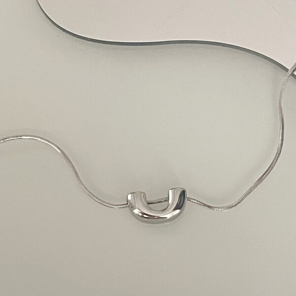 Wholesale European and American Simple U-shaped Pendant Necklace Women's Niche Light Luxury Ins Hip-hop Titanium Steel Accessories Color-free Distinctive Clavicle Chain