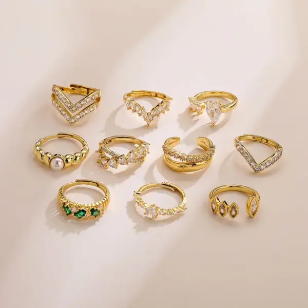 Wholesale Elegant Luxurious Shiny V Shape Copper Plating Inlay Zircon 18k Gold Plated Open Rings