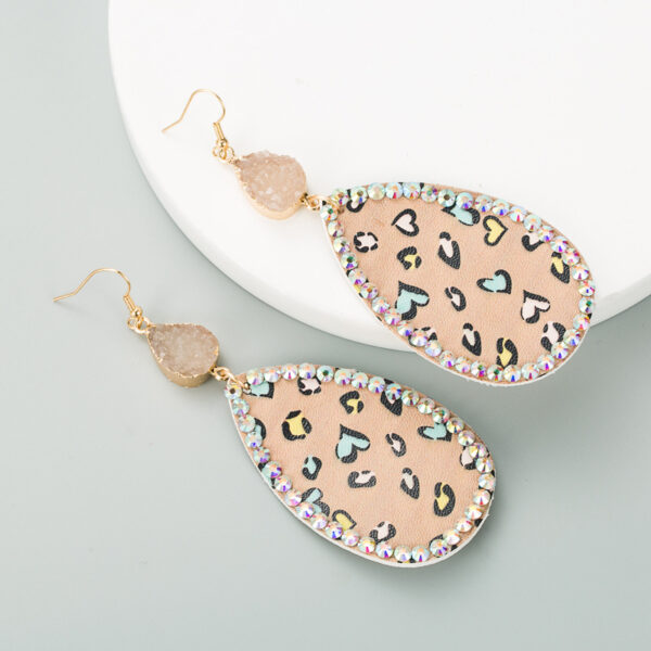 Wholesale European and American New Creative Design drop-shaped leather printing inlaid small clear new stone earrings alloy inlaid rhinestone earrings for women