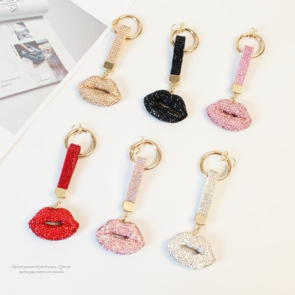Wholesale Creative Lip Keychain Light Luxury Niche Design Car Key Decoration Pendant Bag Diamond Jewelry