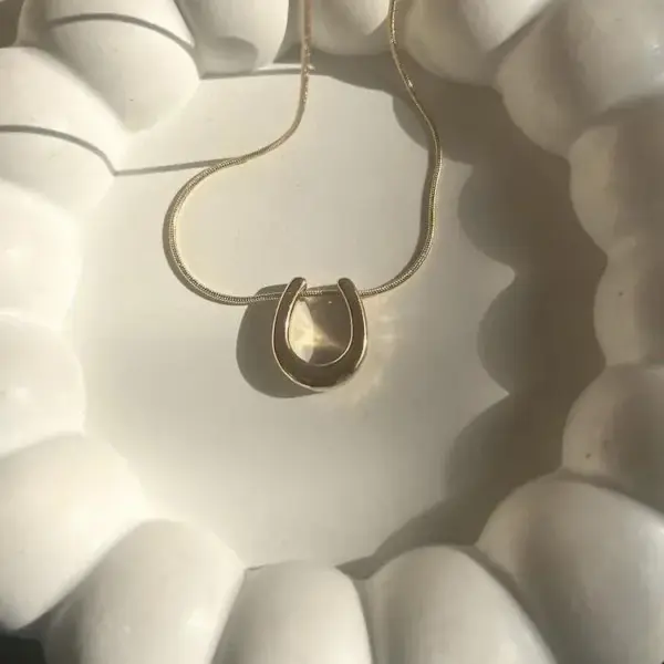 Wholesale Ion Plating (IP) Geometric Heart Shape 304 Stainless Steel Simple Style Classic Style Commute Waterproof Non Tarnish 304 Stainless Steel Pendant Necklace