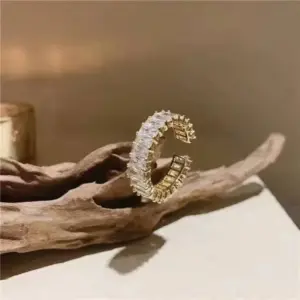 Golden Single Row Crystal Zircon / Adjustable Opening