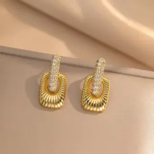 254 Square Earrings / Gold