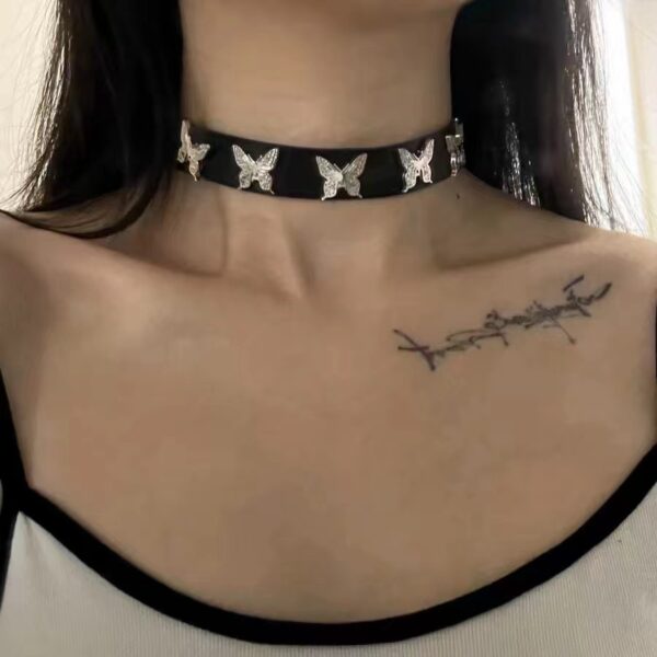 Wholesale New Retro Butterfly Style Rivet Leather Popular Punk Style Leather Bracelet