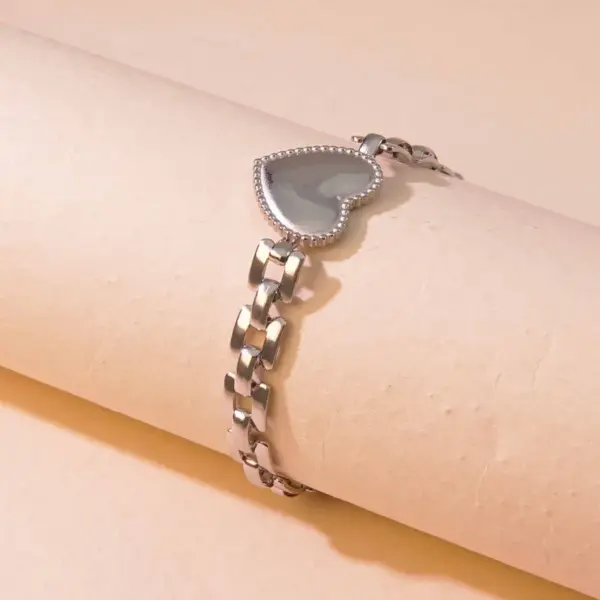 Ion Plating (IP) 18K Gold Plated Heart Shape 304 Stainless Steel Hip-Hop Simple Style Cool Waterproof Non Tarnish Bracelets