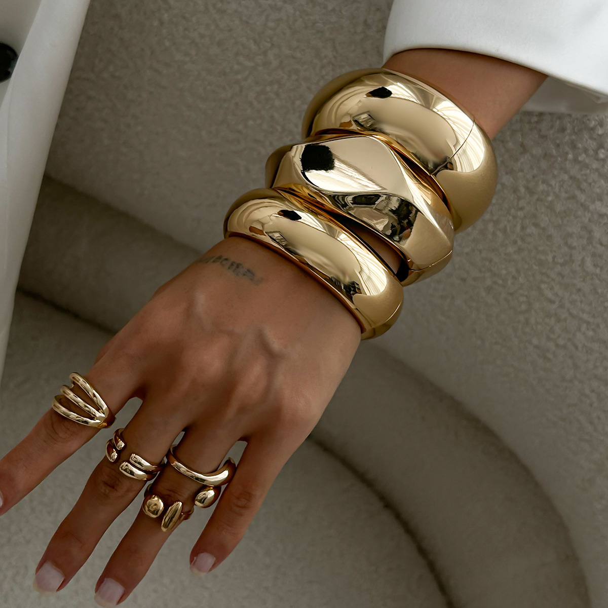 Wholesale exaerated faceted geometric bracelet