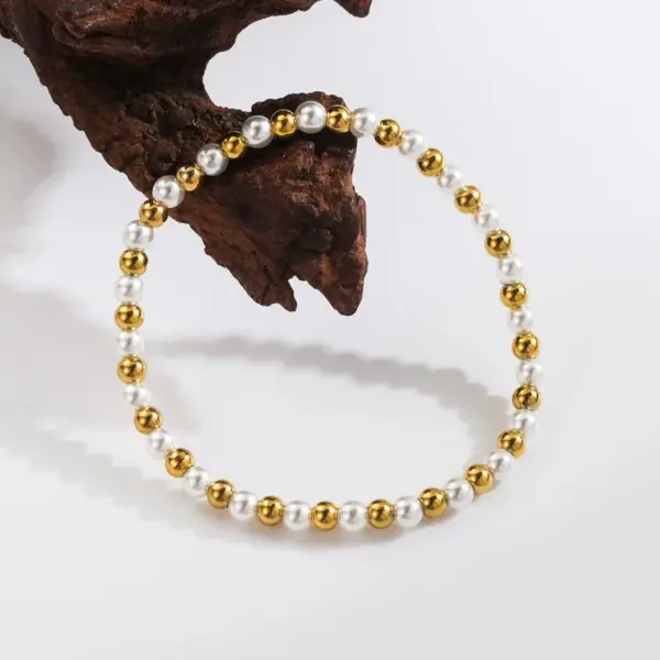 Wholesale Basic Commute Solid Color 304 Stainless Steel Artificial Pearl 18K Gold Plated Artificial Pearls Bracelets In Bulk