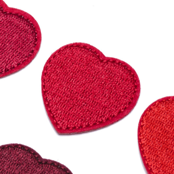 oly-e24127d9a6376477ec31fc80b3bf47a1 Wholesale Heart-shaped fabric patch for clothing embroidery