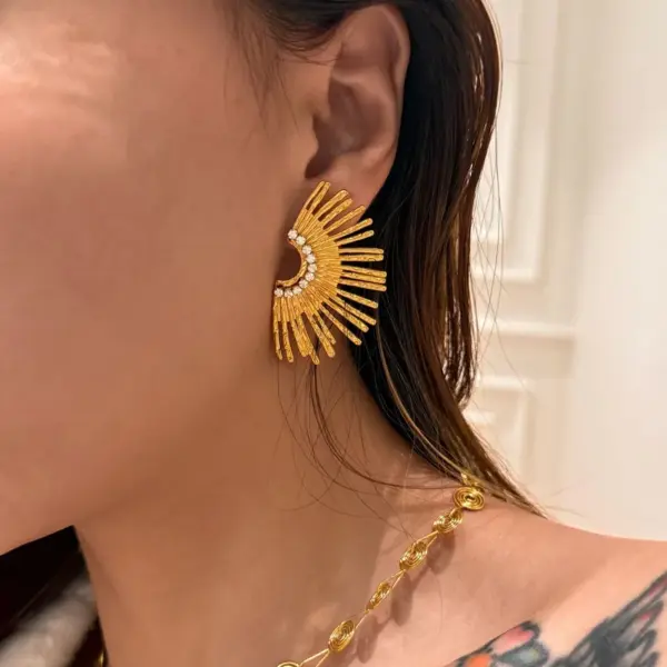 1 Pair Retro French Style Classic Style Sun Inlay 304 Stainless Steel Zircon 18K Gold Plated Ear Studs