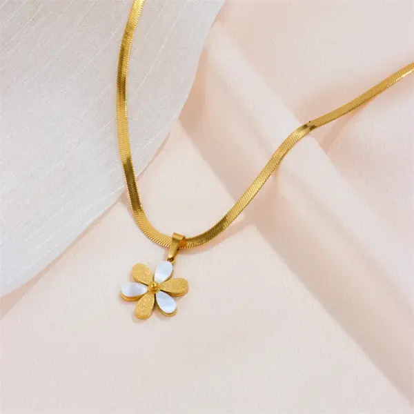 Wholesale 304 Stainless Steel Flower PVD Coated 18K Real Gold Plated Sweet Waterproof Non Tarnish Patchwork Earrings Necklace