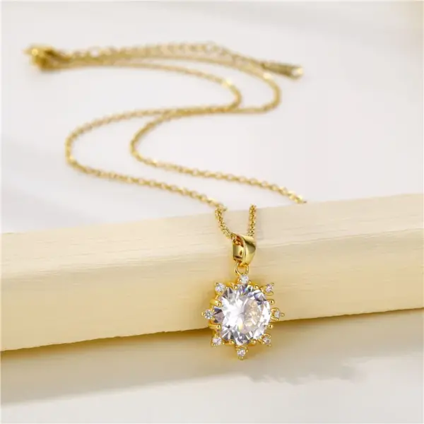 Wholesale Water Plating Vacuum Plating Real Gold Plated 18K Gold Sector Star Flower 304 Stainless Steel Titanium Steel Korean Style Waterproof Non Tarnish 201 Stainless Steel Lobster Trigger Clasp Closure Pendant Necklace