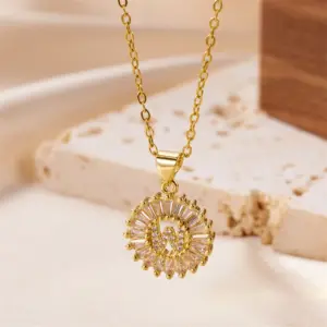 Gold / Letter W