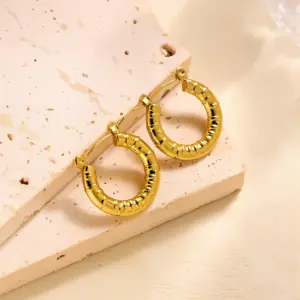 EH0104 Earrings / Gold