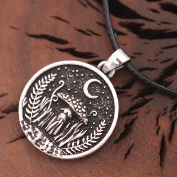 Wholesale Cross Border Hot Sale Round Charm Mushroom and Moon Zinc Alloy Necklace Ladies Personality Ancient Moon Pendant Sub