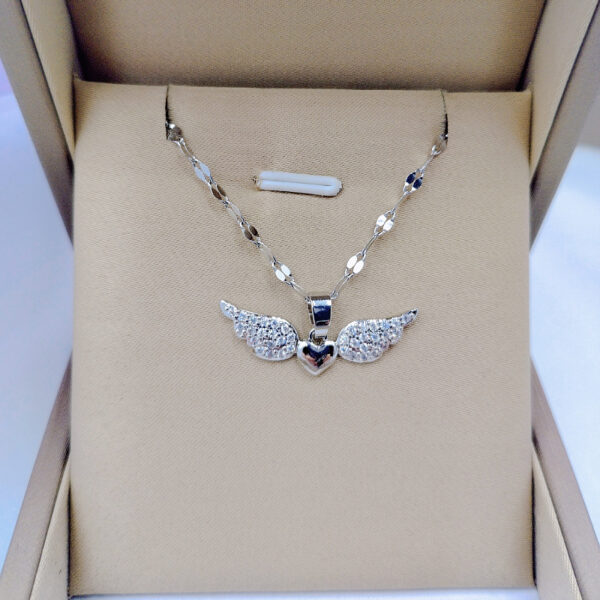 Wholesale Korean Style Women's Niche Design Inlaid Angel Wings Necklace New Accessible Luxury High-end Clavicle Chain