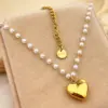 Wholesale PVD Coated Real Gold Plated 18K Gold Heart Shape 304 Stainless Steel Casual Elegant Waterproof Non Tarnish 201 Stainless Steel Pendant Necklace