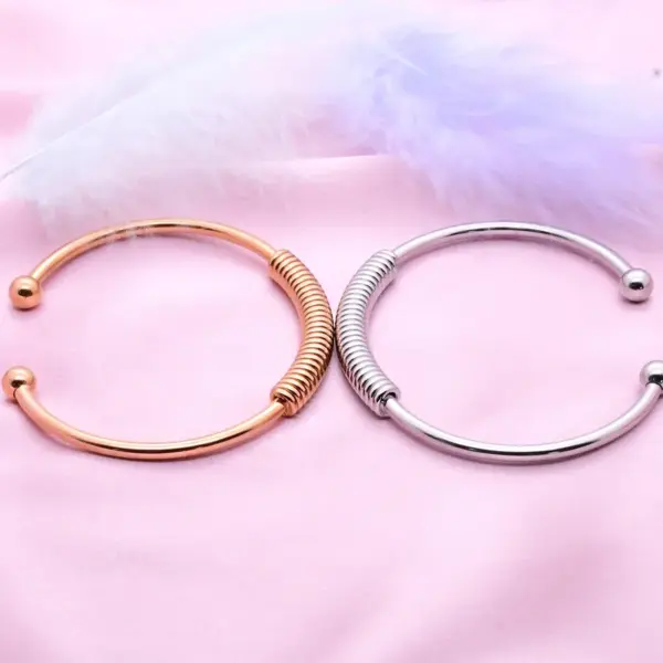 Wholesale Simple Style C Shape Solid Color Stainless Steel Plating Cuff Bracelets