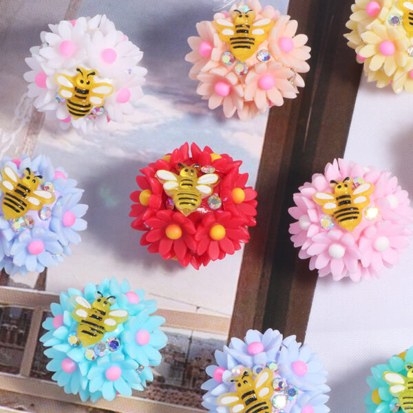 Wholesale New Bee Flower Picking Daisy Straight Hole Loose Beads DIY Mobile Phone Key Chain Necklace Bag Chain Accessories