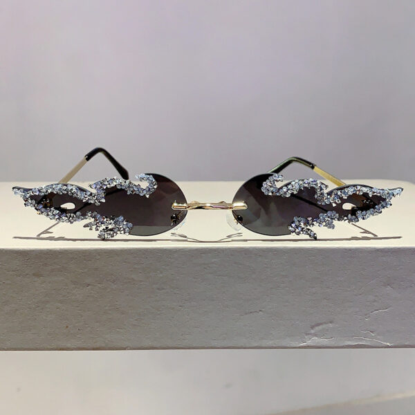 Wholesale European and American Ins Cross-border New Flame Diamond-encrusted Personalized Trendy Sunglasses Party Fashion Sunglasses