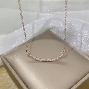 8824 Full Diamond Smile Necklace / Rose Gold
