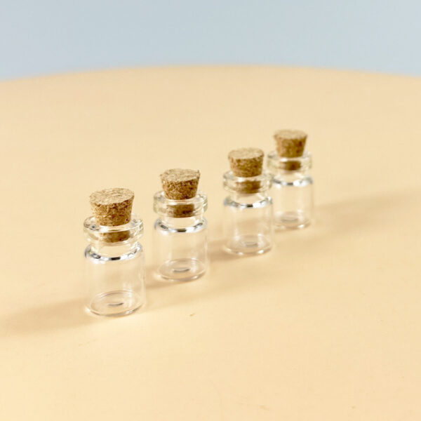 Wholesale dollhouse dollhouse Mini Pocket Toy Accessories Artificial Scene Ornaments Miniature Glass Small Bottle