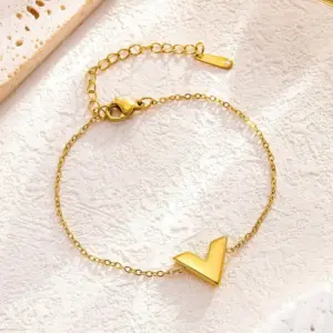 7798V-Shaped Bracelet / Gold