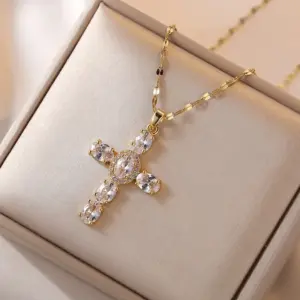 X0227 Gold and White Zircon Necklace