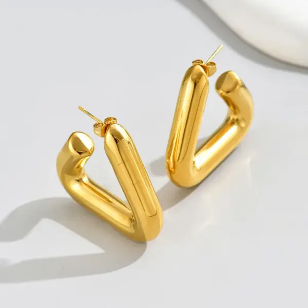 Wholesale 304 Stainless Steel Solid Color PVD Coated 18K Gold Plated 18K Gold Simple Style Classic Style Waterproof Non Tarnish Plating Gold Ear Studs