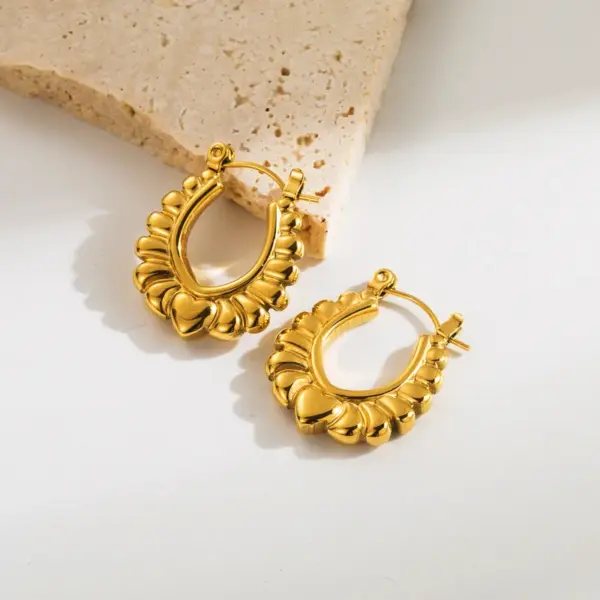 Wholesale 1 Pair Simple Style U Shape Geometric Heart Shape Plating 304 Stainless Steel 18K Gold Plated Stainless Steel Earrings