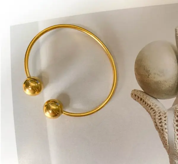Wholesale PVD Coated Real Gold Plated 18K Gold Heart 304 Stainless Steel Titanium Steel Simple Style Waterproof Non Tarnish 304 Stainless Steel Titanium Steel