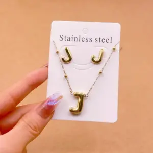 Gold / One Size / J
