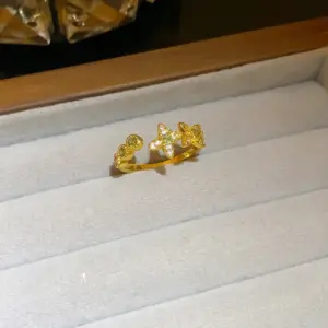 90 # Ring - Gold - / Green