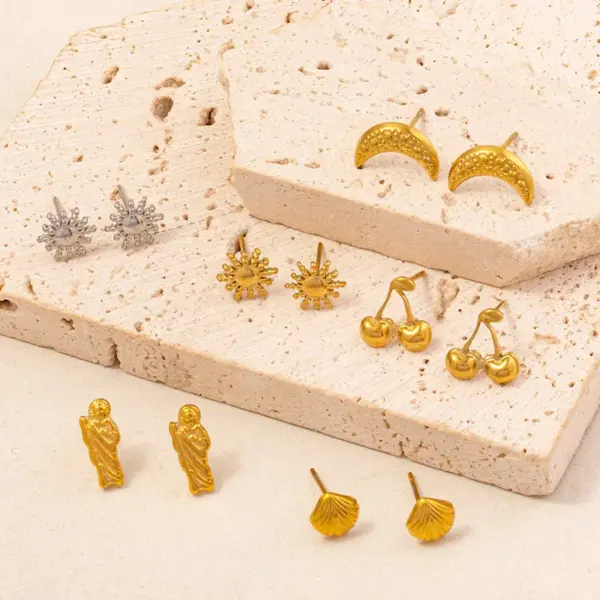 Wholesale Ion Plating (IP) Real Gold Plated 18K Gold Scallop Moon Cherry 304 Stainless Steel Basic Modern Style Classic Style Waterproof Non Tarnish Ear Studs